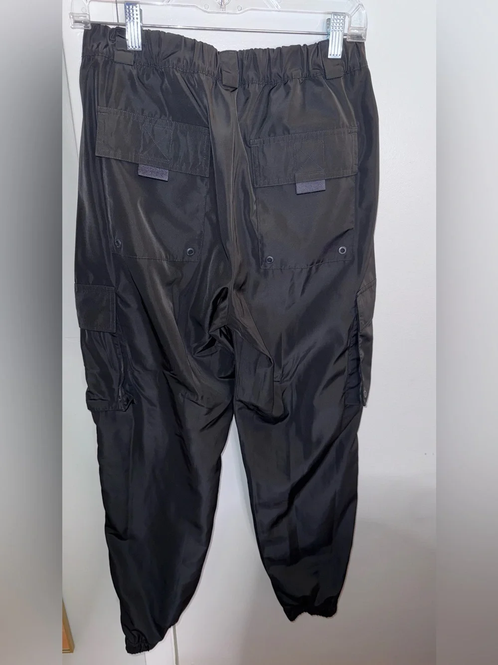 ALO Yoga Black Cargo Joggers with Utility Pockets